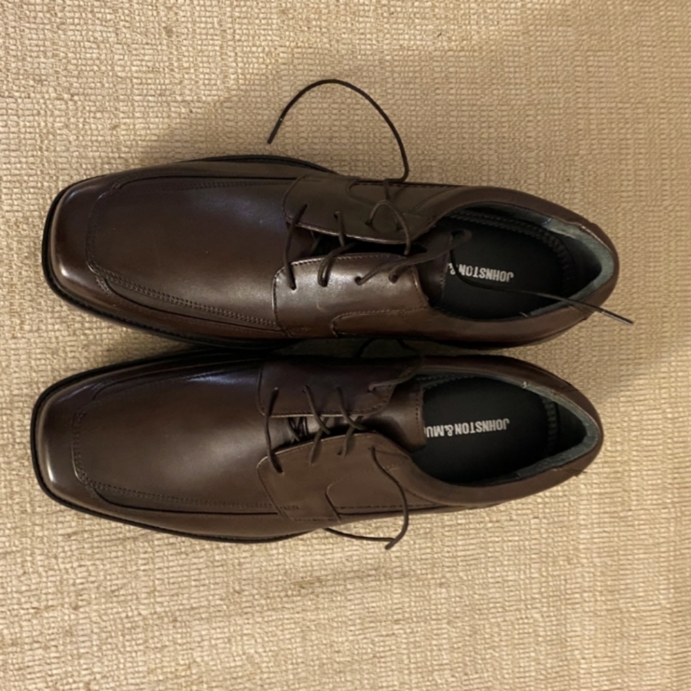 johnston and murphy shoes man